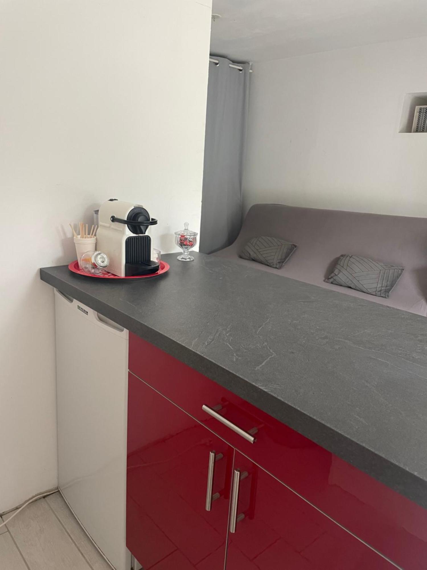 Petit Studio Aux Portes Du Beaujolais Saint-Germain-Nuelles Bagian luar foto